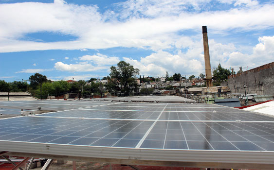Paneles solares fábrica María
